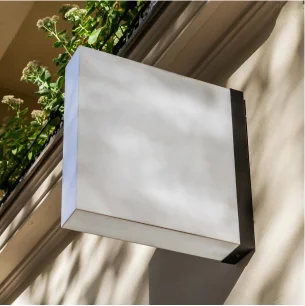 enseignes signalitique blanche à Villedieu-sur-Indre près de Châteauroux dans l'Indre 36