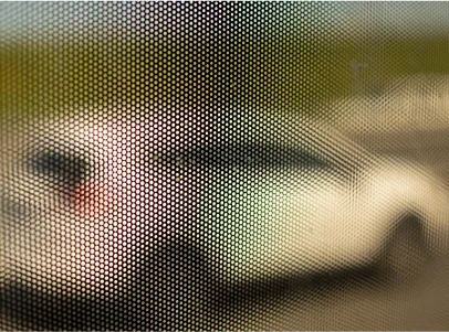 marquage vitrine avec adhésif micro-perforé à Villedieu-sur-Indre près de Châteauroux dans l'Indre 36